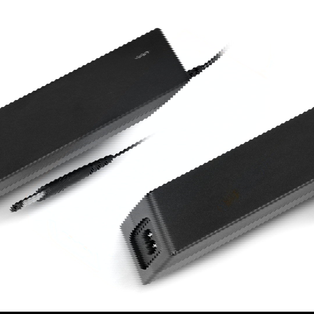 MW Power 12V / 5A Schaltnetzteil - DC 5,5 / 2,1mm Stecker