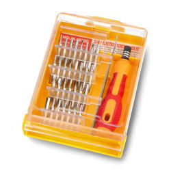 Ein Satz Torx-Präzisions-Bits mit einem Schraubendreher -
