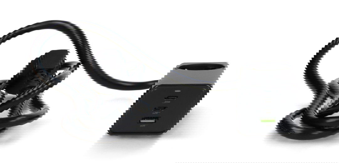 Ładowarka sieciowa Akyga AK-CH-21 + gniazdo AC czarna