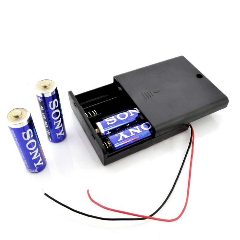 Korb für 4 AA (R6) Batterien mit Deckel und Schalter