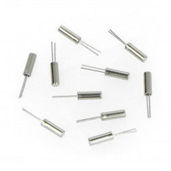 Ein 32,768-kHz-Quarzresonator - Uhr