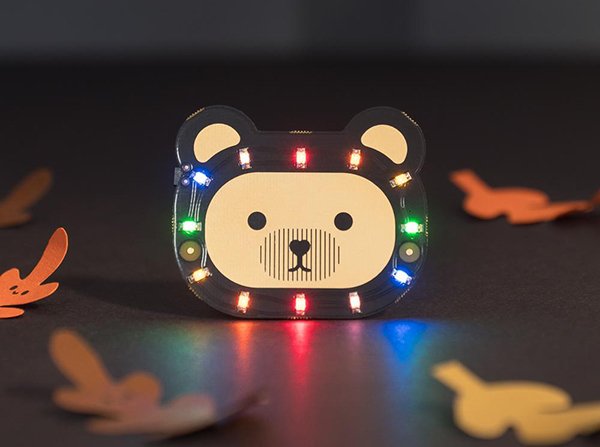 leuchtende LED-Leuchten im Bearables Bear Kit