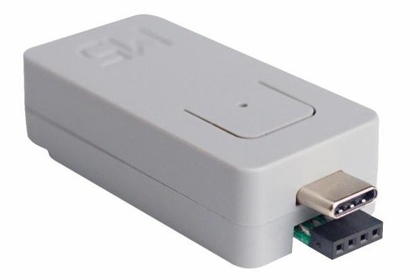 Das Modul ist mit einem USB-C-Stecker und einem mit der Grove-Buchse kompatiblen Stecker ausgestattet. Diese Anschlüsse wurden auf der anderen Seite des Geräts platziert, um die Fähigkeiten des Geräts nicht einzuschränken.