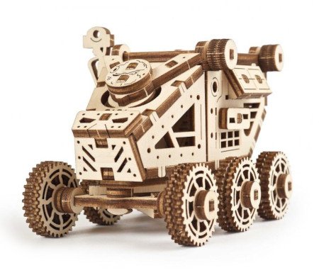 Das Miniatur-Rover-Modell ist vom Science-Fiction-Stil und der Raumfahrtindustrie inspiriert.