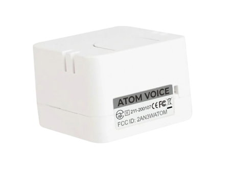 Das M5Atom Voice ist mit einem Lautsprecher, einem Mikrofon sowie einer programmierbaren Taste und LEDs zur Anzeige des Gerätestatus ausgestattet.