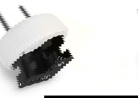 Specyfikacja techniczna czujnika Protokół komunikacyjny: WiFi 2,4 GHz Zakres pomiaru temperatury: od -5°C do 60°C Dokładność temperatury: ±1°C Zakres pomiaru wilgotności: od 0% RH do 100% RH Dokładność wilgotności: ±3% (od 0% do 50%), ±5% (od 50% do 100%) Zasięg transmisji: do 30 m w otwartej przestrzeni Wodoodporność: IP67 Zasilanie: 3x bateria AA 1,5 V (brak w zestawie) Pobór prądu w spoczynku: <15 μA Wymiary: 180 x 48 mm, sondy: 60 mm Masa: 80 g Zawartość zestawu 1x Zewnętrzny czujnik temperatury i wilgotności gleby WiFi WTHSG1