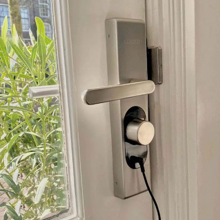 Shelly LOQED Power Kit - zestaw akumulatorów 8x AA Ni-MH + zasilacz - do inteligentnego zamka LOQED