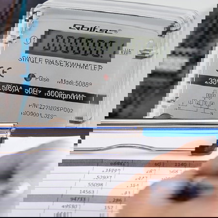 Einphasiger 230-V-Energieverbrauchszähler für DIN-Schiene - Qoltec 50888